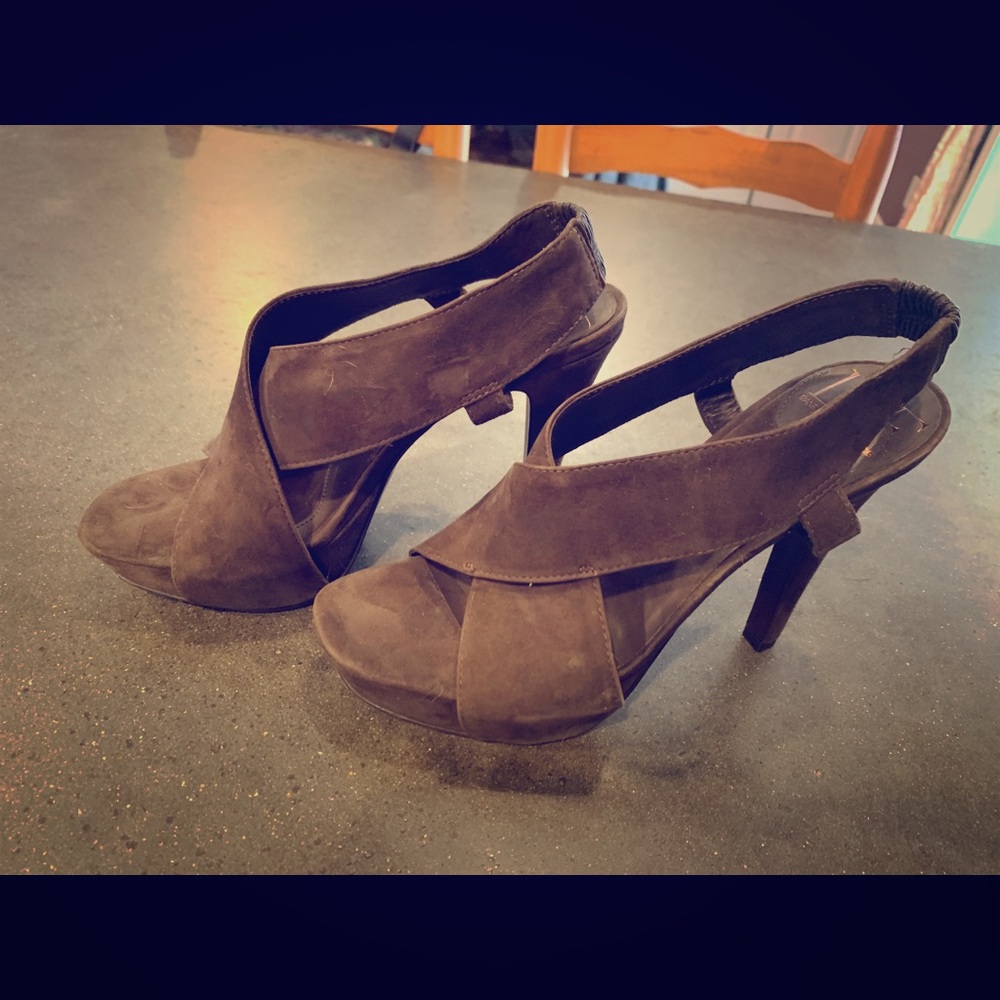 DVF brown suede heels EUC!!